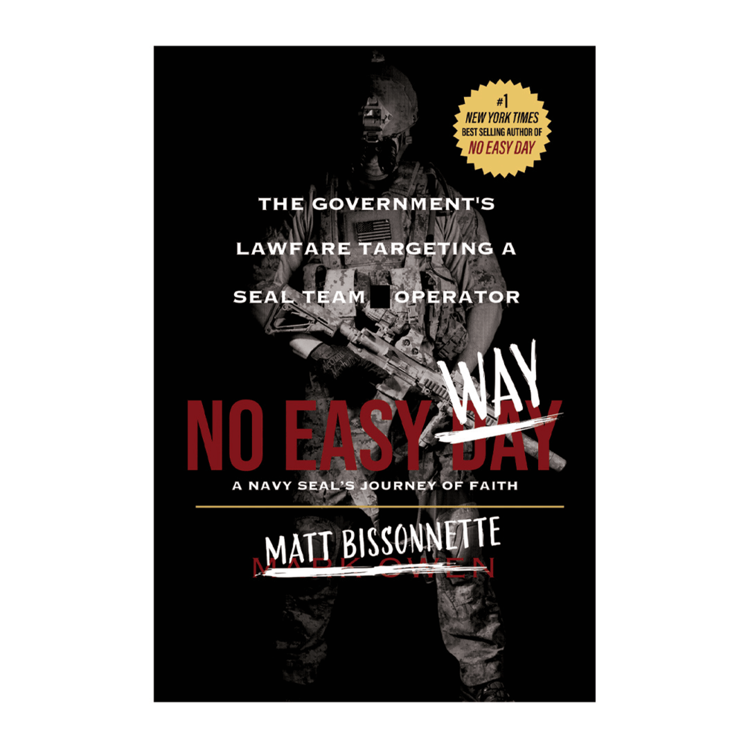 Book cover of 'No Easy Day' by Matt Bissonnette with a white background and text.